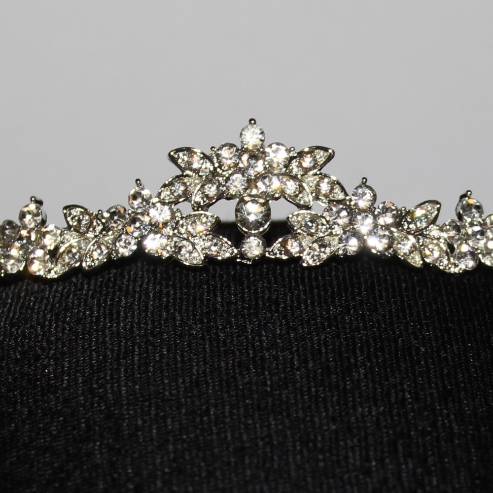 Tiara Crystal half